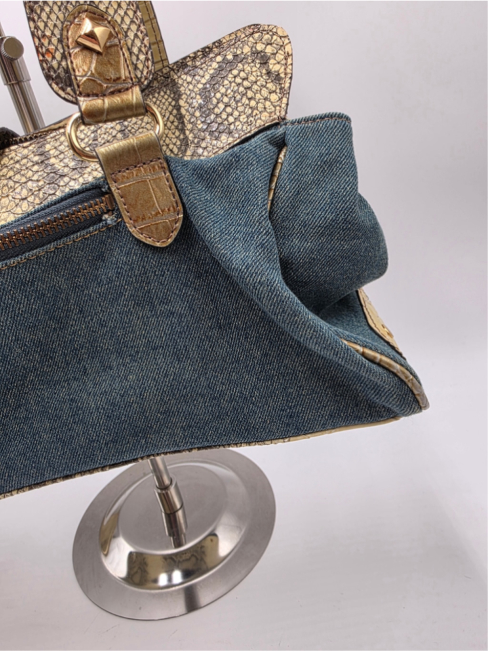 Authentic Vintage Guess Y2K Denim Shoulder Bag - Picture 13 of 16